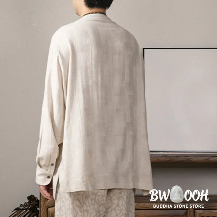 Man wearing BWOOOH V-Neck Men&