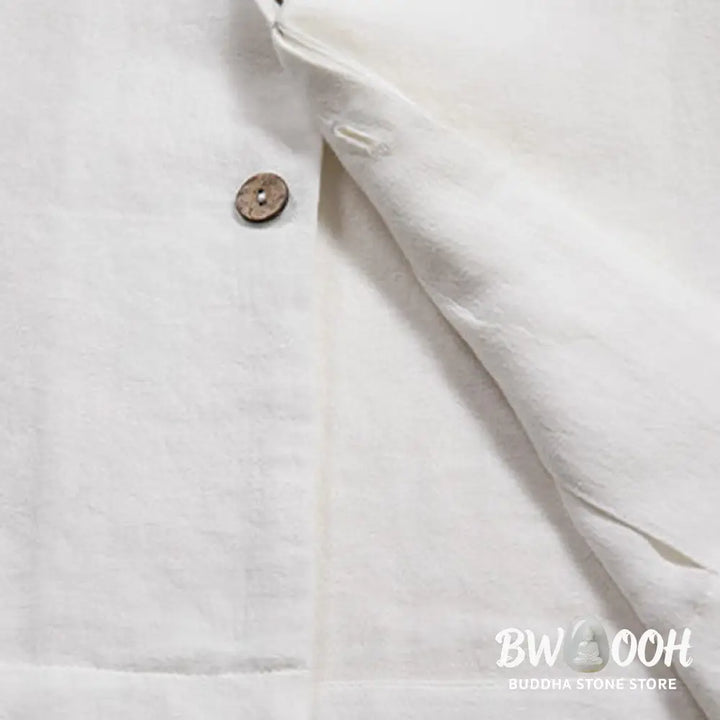 Man wearing BWOOOH V-Neck Men&