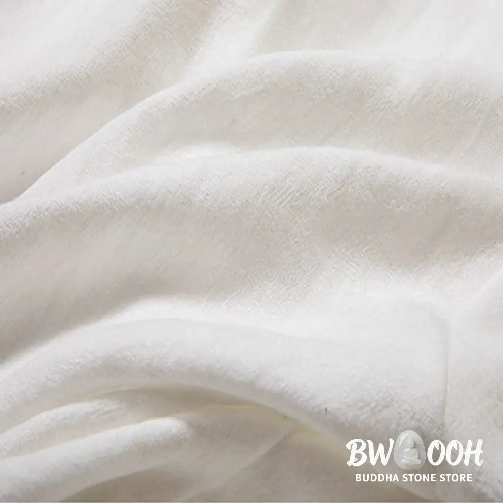 Man wearing BWOOOH V-Neck Men&