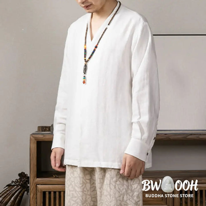 Man wearing BWOOOH V-Neck Men&