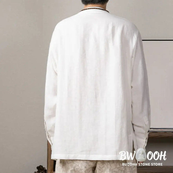 Man wearing BWOOOH V-Neck Men&