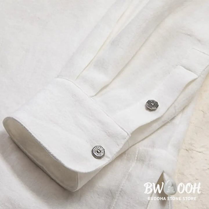 Man wearing BWOOOH V-Neck Men&