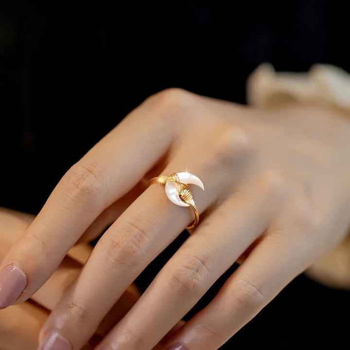 BWOOOH Natural Tridacna Stone Moon 14K Gold Blessing Ring