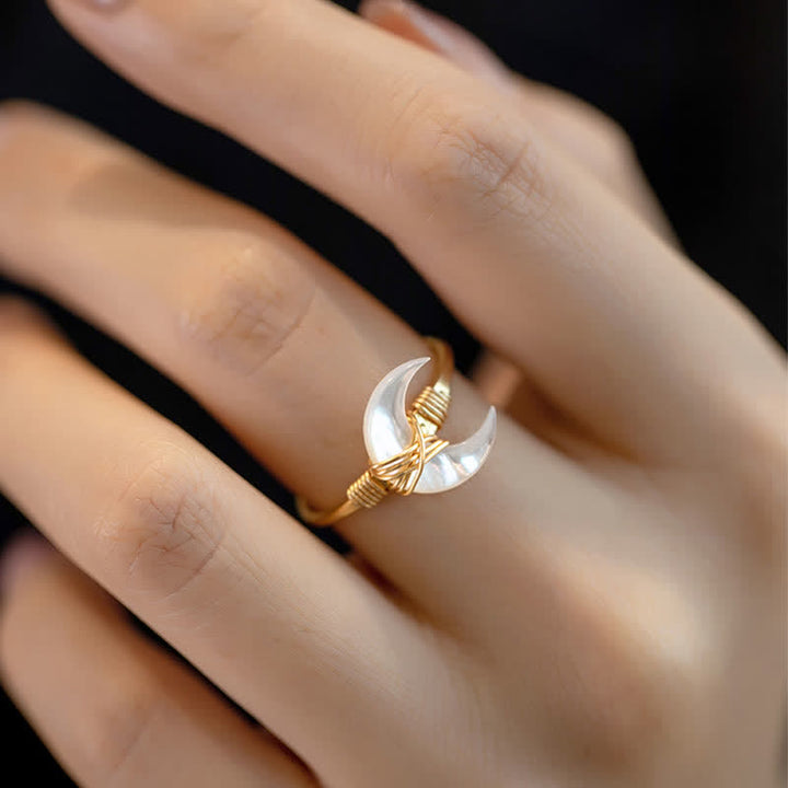 BWOOOH Natural Tridacna Stone Moon 14K Gold Blessing Ring