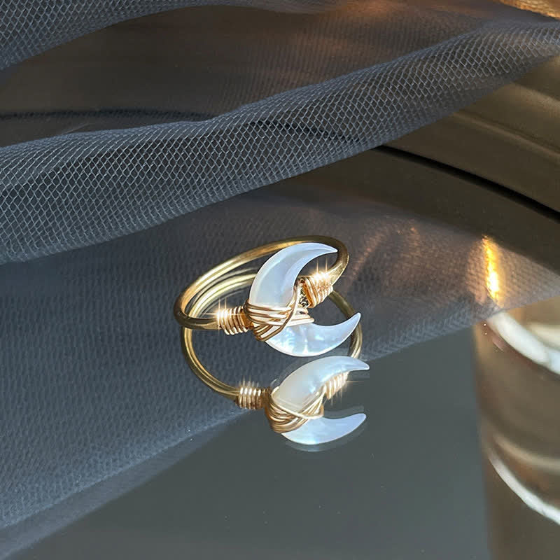 BWOOOH Natural Tridacna Stone Moon 14K Gold Blessing Ring