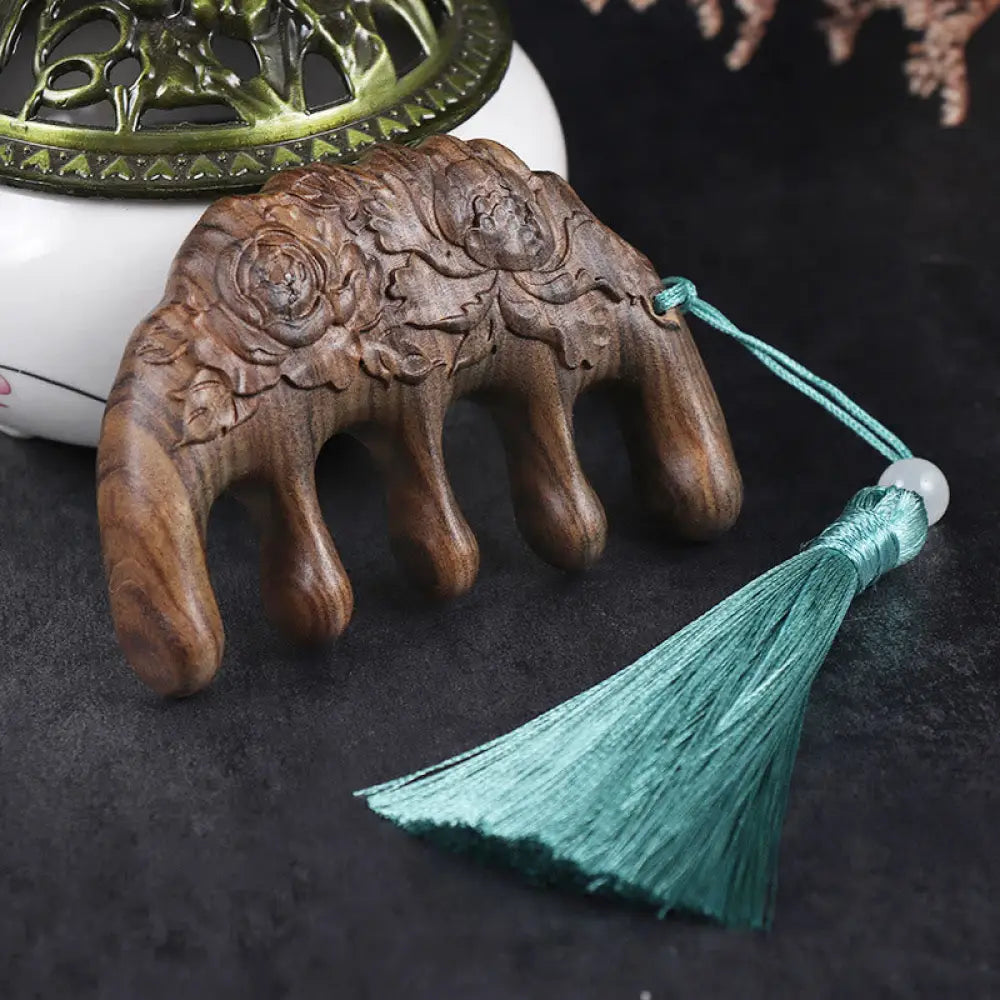 Green Sandalwood Plum Blossom Flowers Lotus Koi Fish Engraved Soothing Tassel Comb - Chacate Preto Wood Peony - Comb