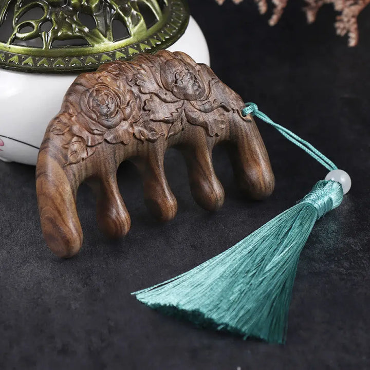 Green Sandalwood Plum Blossom Flowers Lotus Koi Fish Engraved Soothing Tassel Comb - Chacate Preto Wood Peony - Comb