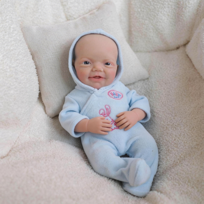 8-inch Solid Silicone Rebirth Baby - Heartwarming Little Angel Luke: A Realistic Companion Doll That Can Be Submerged in Water