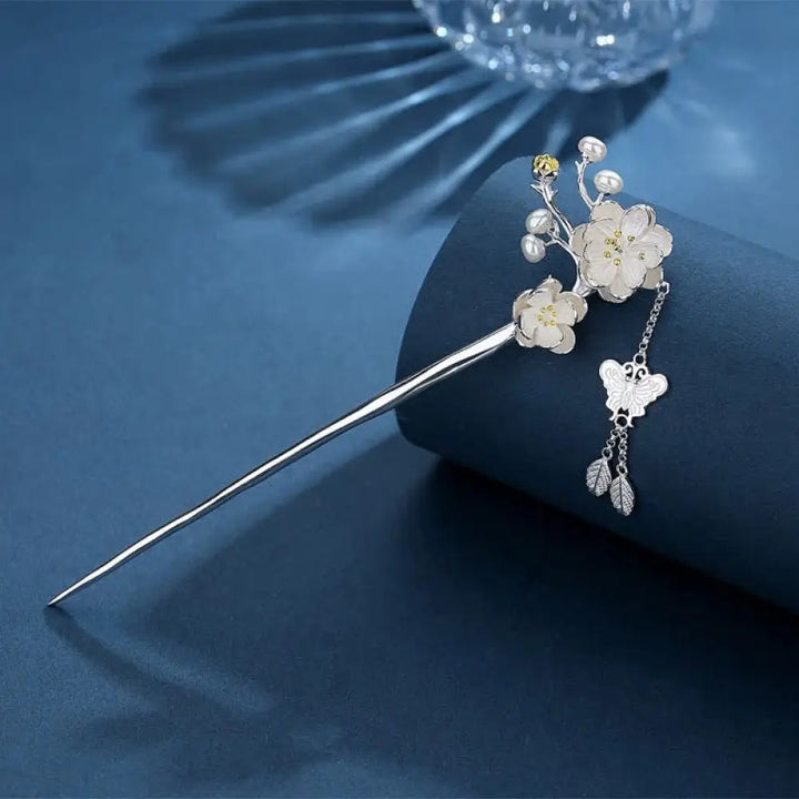 BWOOOH Plum Blossom Butterfly Love Freedom Tassel Hairpin